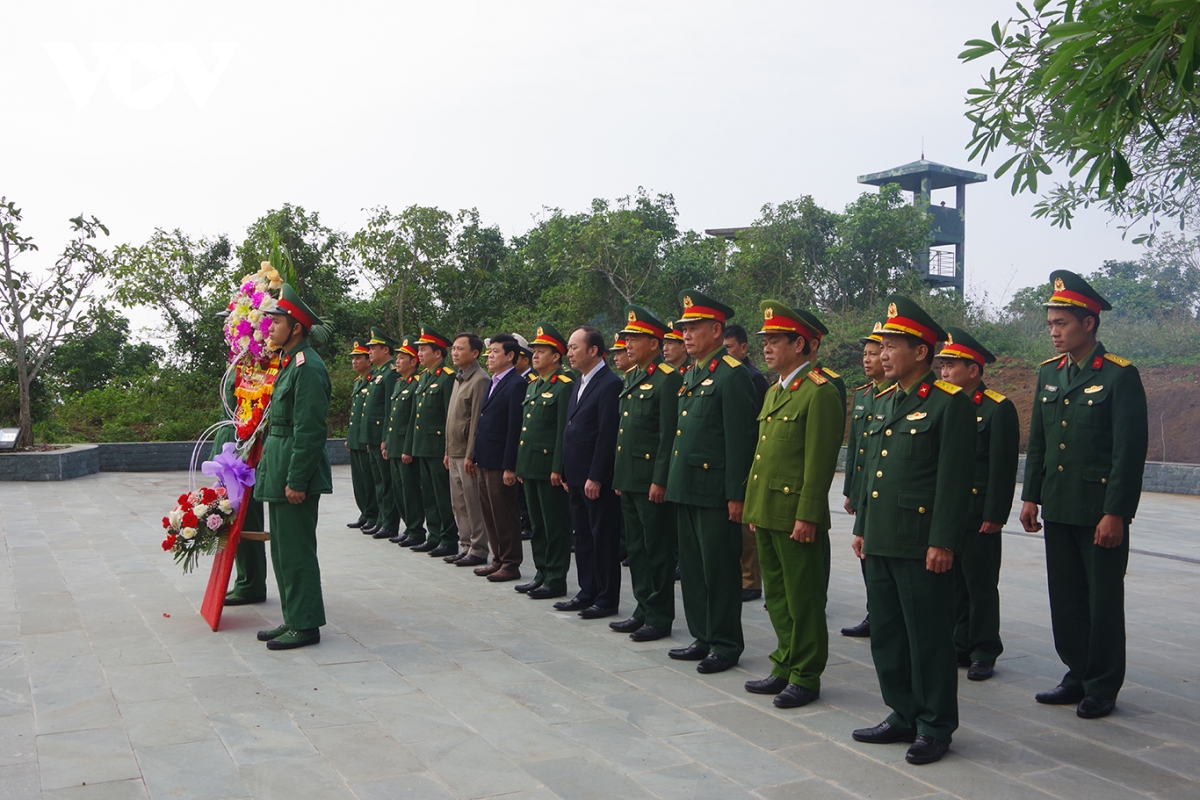 Thăm, chúc Tết cán bộ, chiến sĩ và nhân dân huyện đảo Cồn Cỏ, Quảng Trị